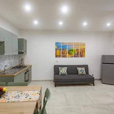 Holiday Apartment In Centro Fiumefreddo di Sicilia Exterior photo