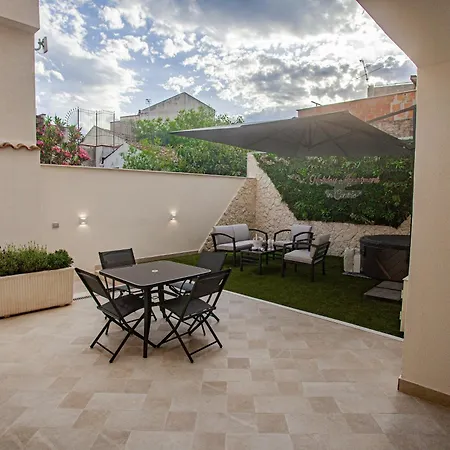 Holiday Apartment In Centro Fiumefreddo di Sicilia Exterior photo